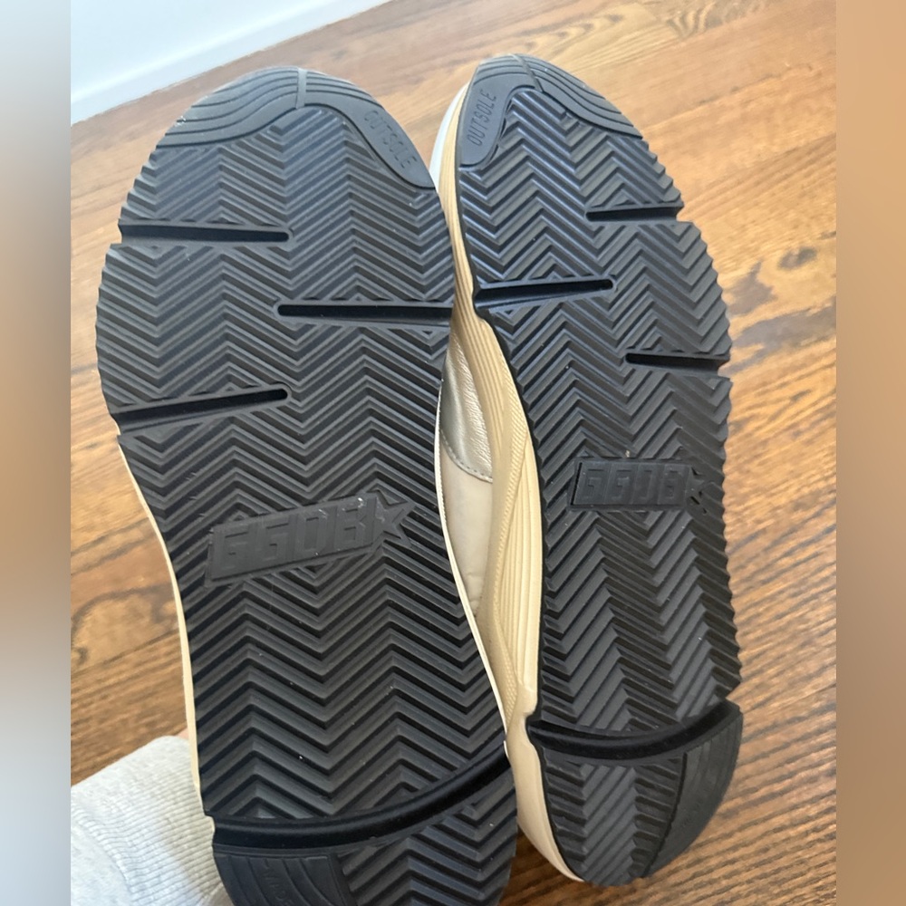 Golden Goose Silver and Cream Sneakers running sole metallic sneaker sz 40 - Picture 11 of 13